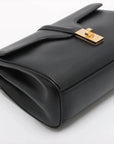 Pre-Loved 16 (Seize) Shoulder Bag Leather Medium with Gold Hardware, Black