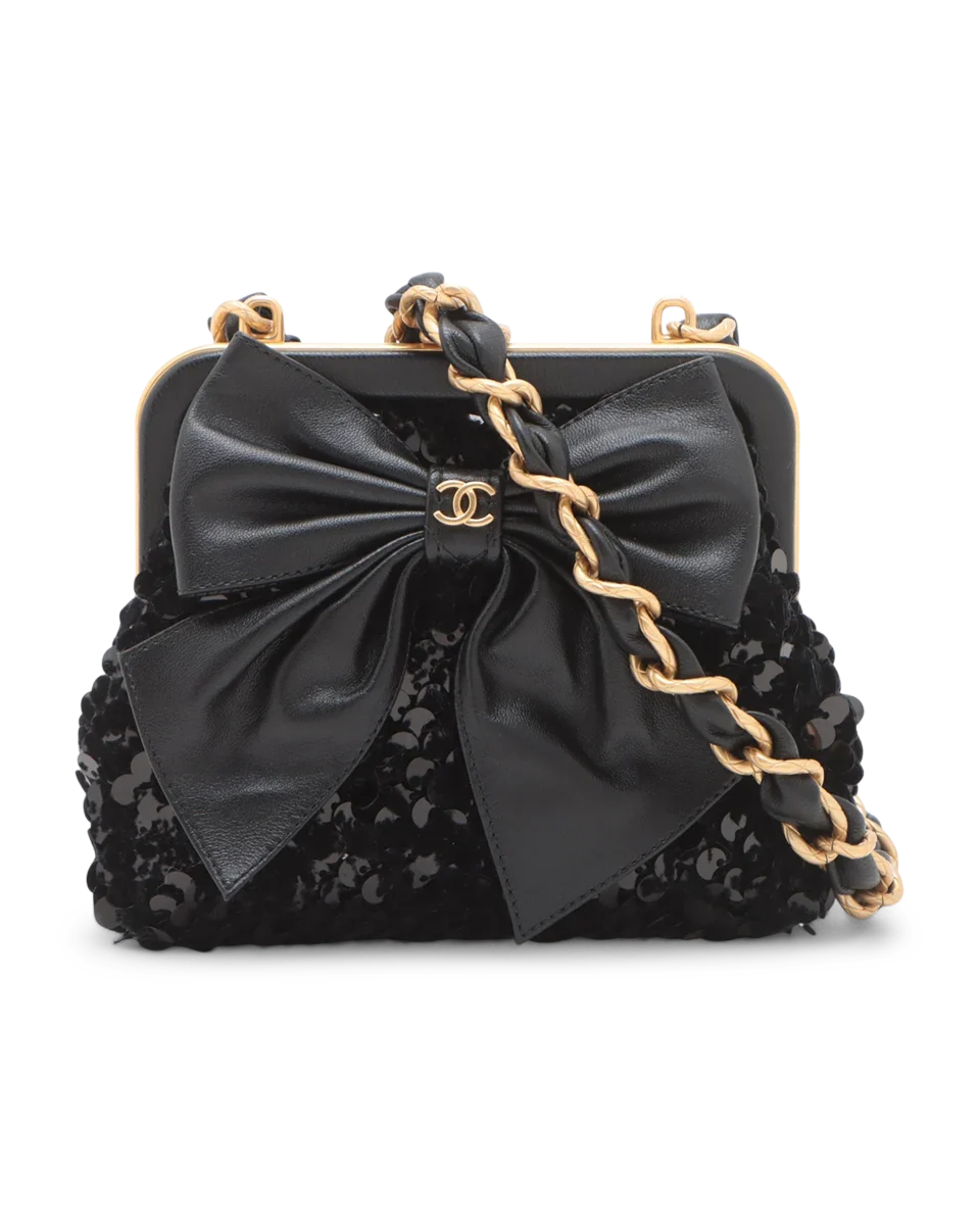 Pre-Owned Chanel Clutch with Chain