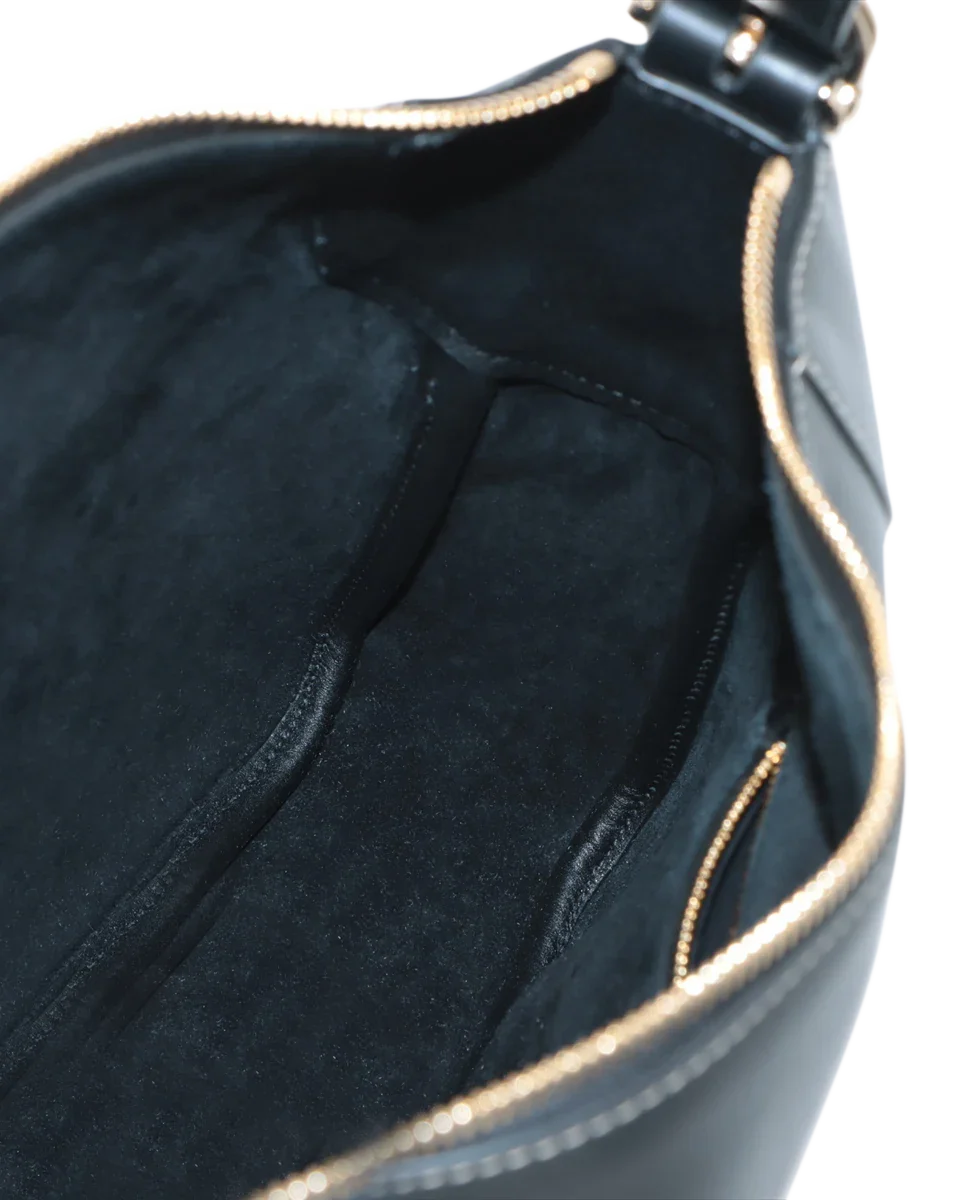 Pre-Owned Gucci Medium GG Emblem Shoulder Bag