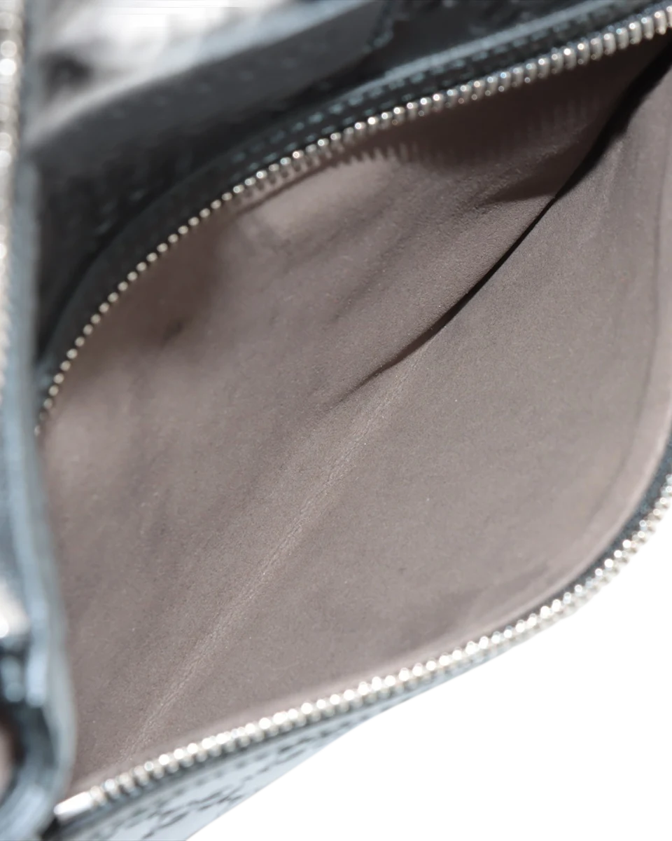 Pre-Owned Gucci GG Signature Messenger