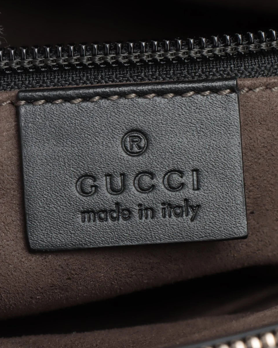 Pre-Owned Gucci GG Signature Messenger