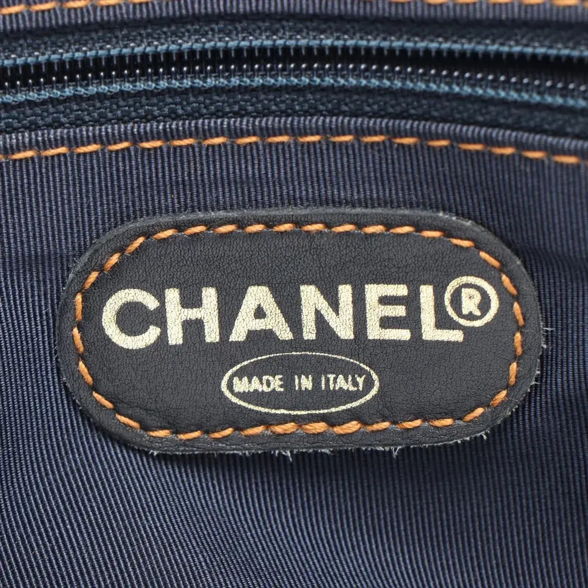 Pre-Loved CC Denim Tote Denim with Tortoise Shell Hardware, Blue