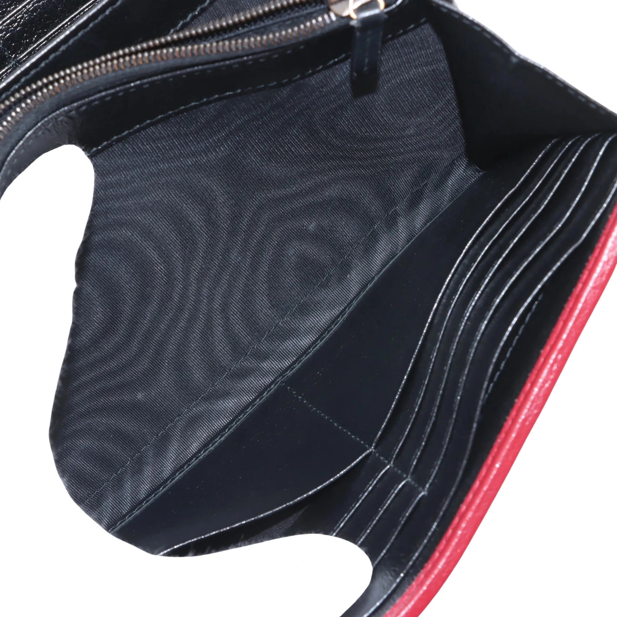 Pre-Loved GG Marmont Torchon Wallet on Chain Crossbody Bag Quilted Leather Mini with Gold Hardware, Black