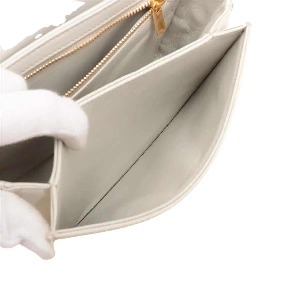 Pre-Loved Triomphe Shoulder Bag Leather Teen with Gold Hardware, White