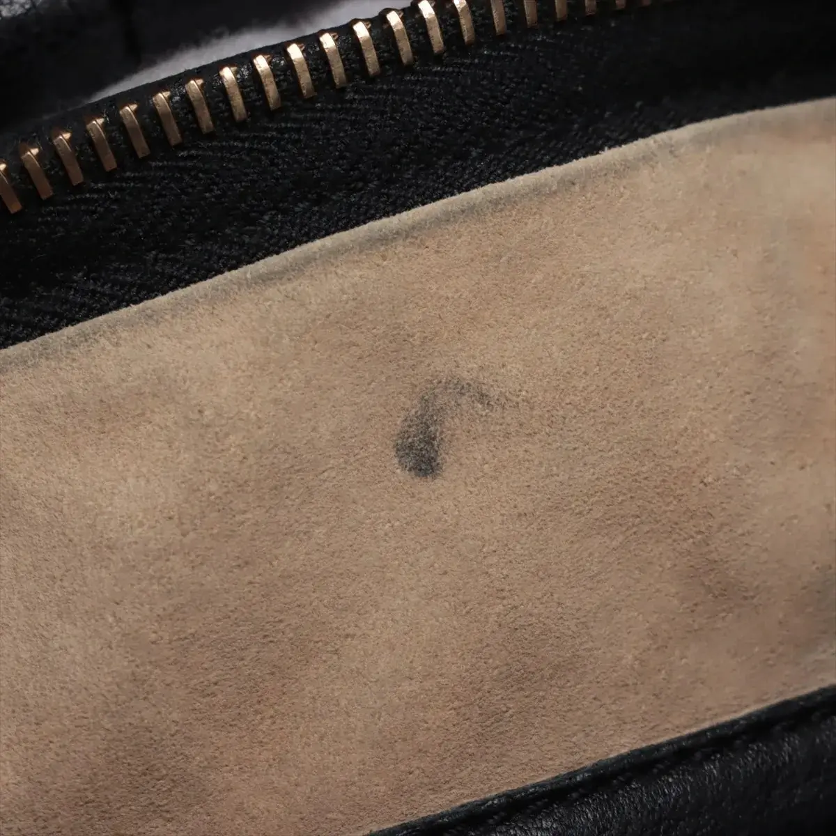 Pre-Loved Veneta Shoulder Bag Intrecciato Leather Medium with Gold Hardware, Black