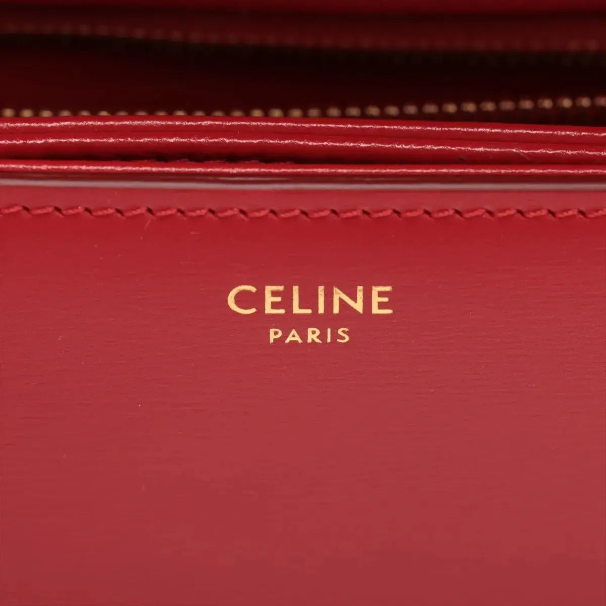 Pre-Loved Triomphe Shoulder Bag Leather Teen with Gold Hardware, Red