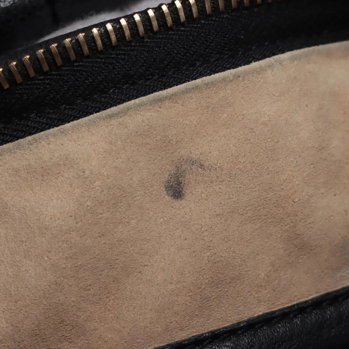 Pre-Loved Veneta Shoulder Bag Intrecciato Leather Medium with Gold Hardware, Black