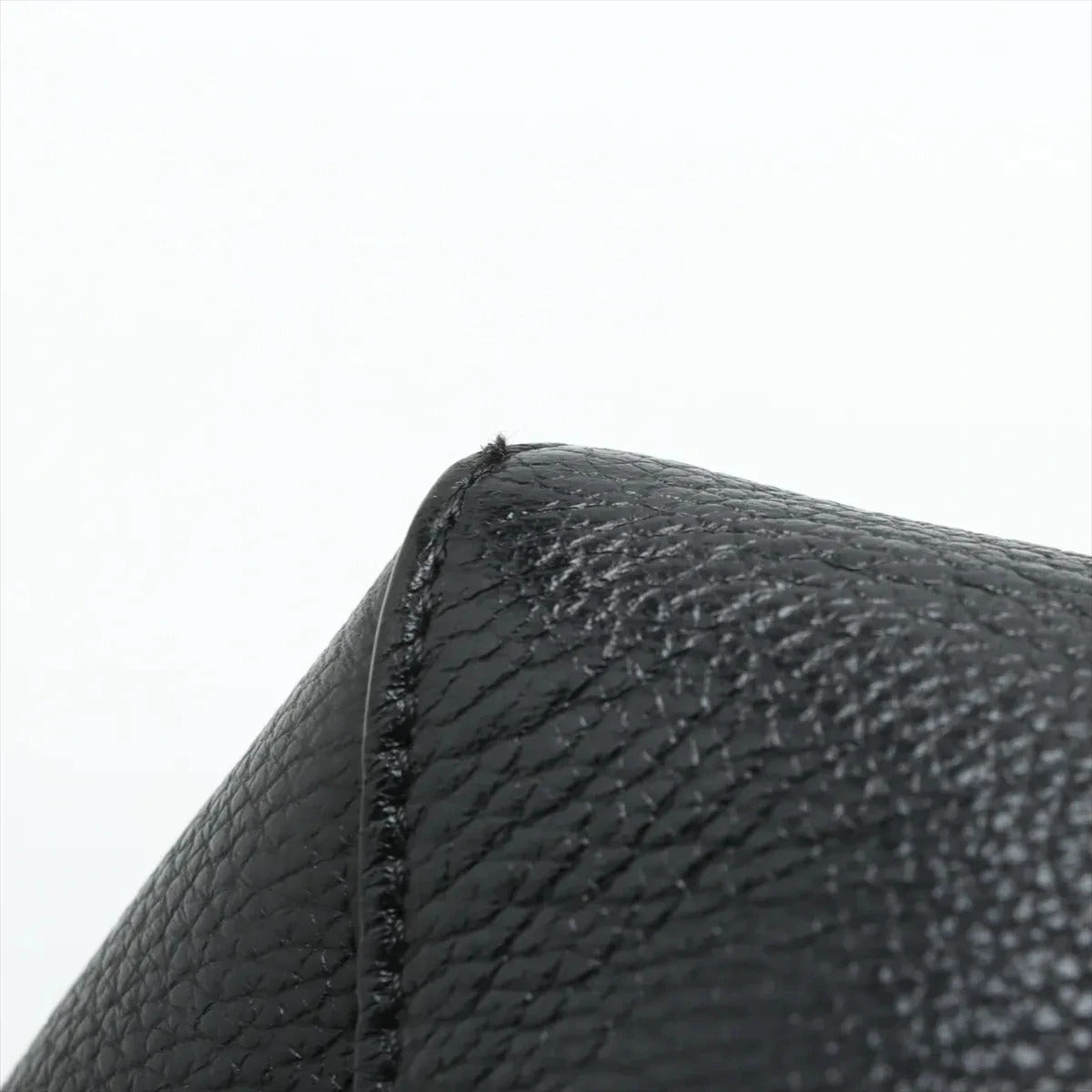 Pre-Loved Cabas Phantom Tote Leather Medium with Gold Hardware, Black