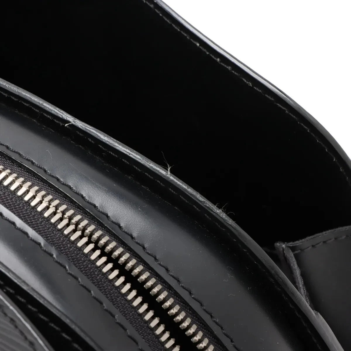 Pre-Loved Pont Neuf Handbag Leather GM with Silver Hardware, Black