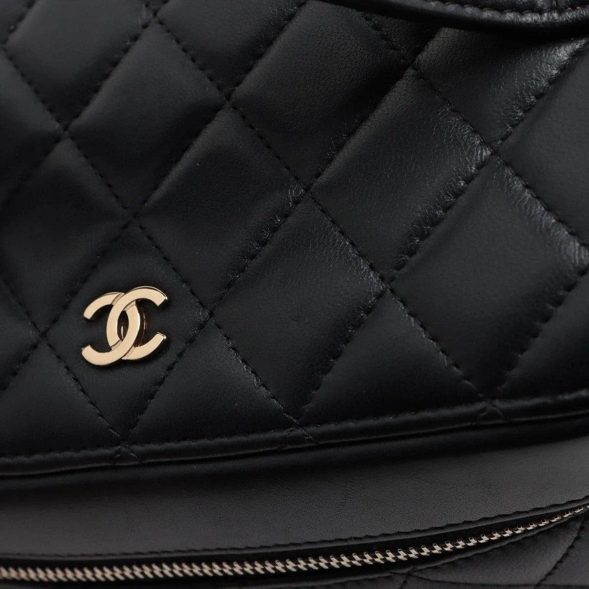 Pre-Loved Vanity Case Handbag Quilted Leather with Gold Hardware, Black