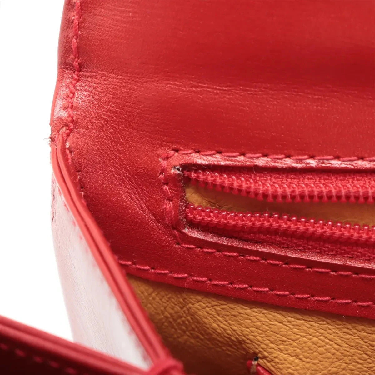 Pre-Loved Handbag Leather with Gold Hardware, Red
