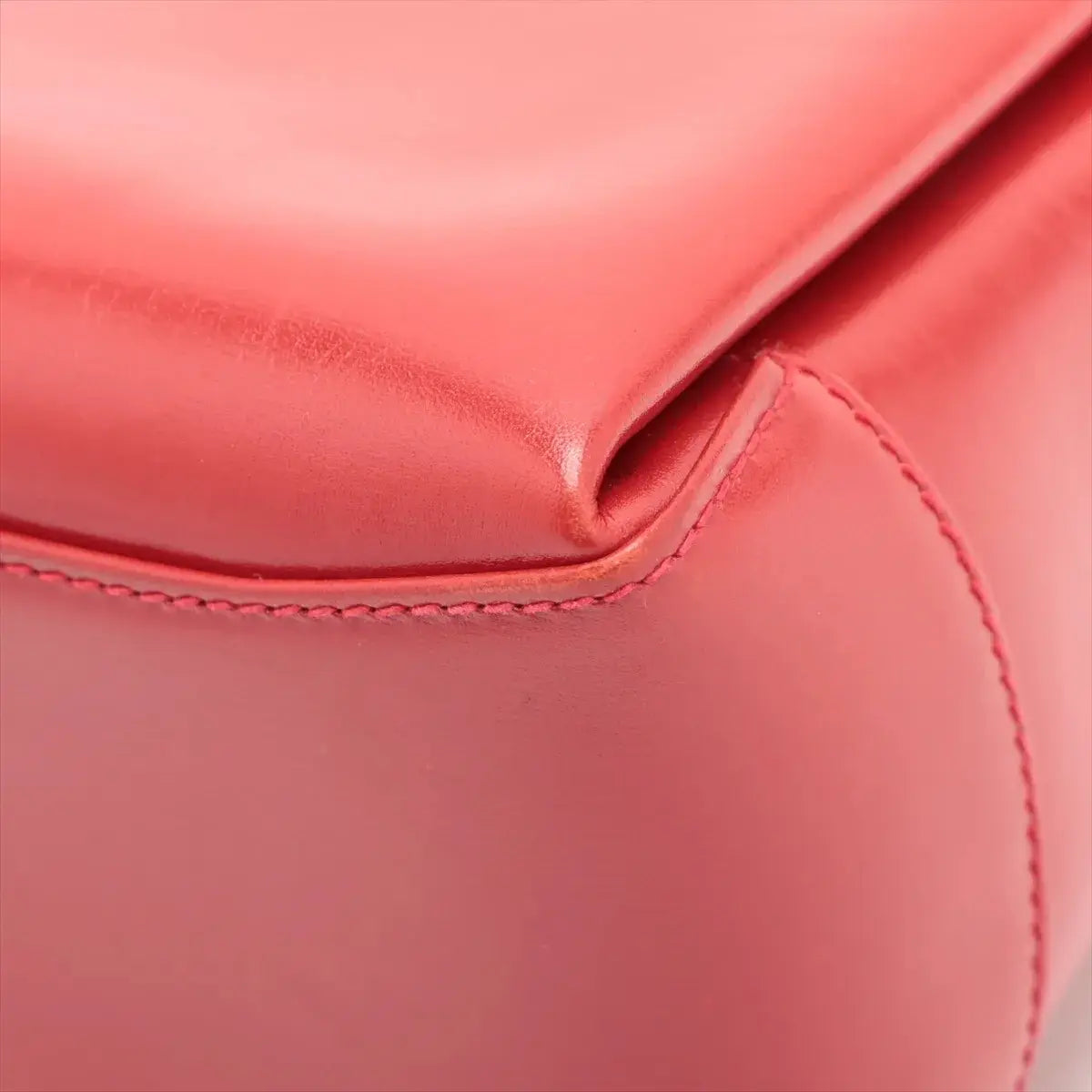 Pre-Loved Handbag Leather with Gold Hardware, Red