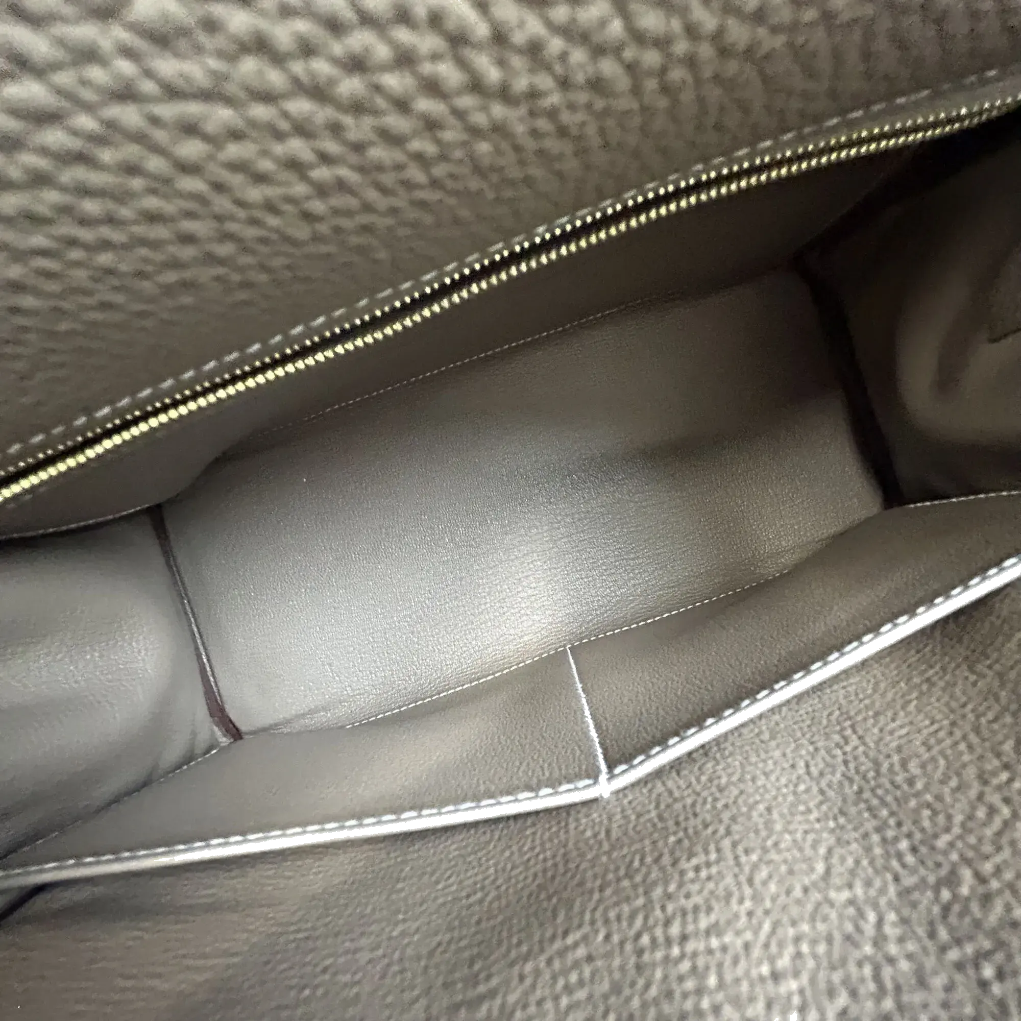 Pre-Loved Kelly Handbag Leather 28 with Gold Hardware, Etoupe