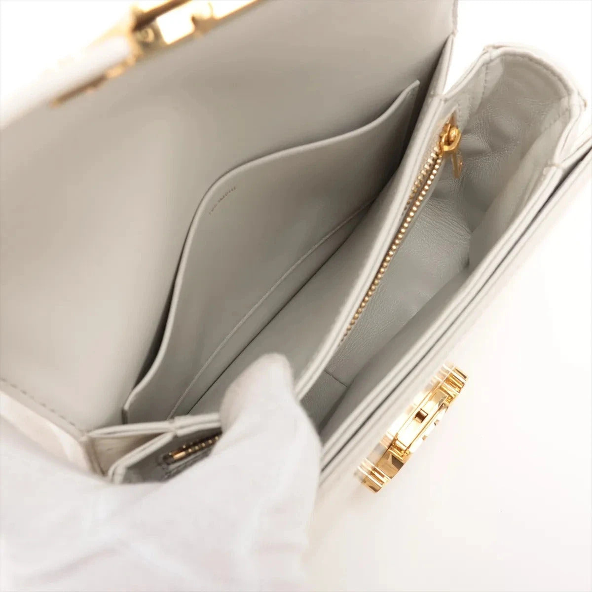 Pre-Loved Triomphe Shoulder Bag Leather Teen with Gold Hardware, White