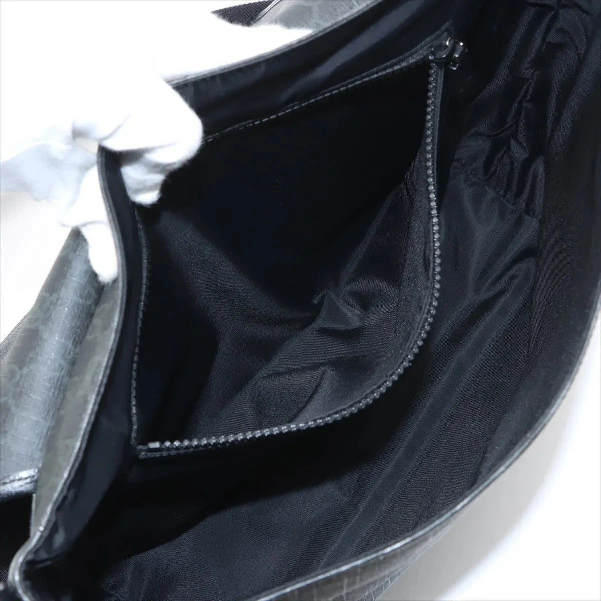 Pre-Loved GG Supreme Messenger Bag Crossbody Bag Monogram Coated Canvas with Black Hardware, Black