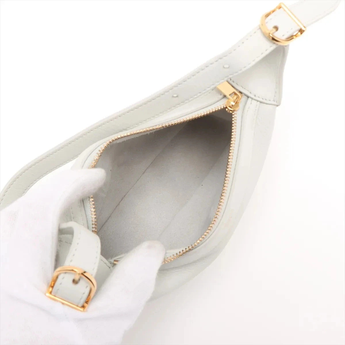 Pre-Loved Romy Shoulder Bag Leather with Gold Hardware, White