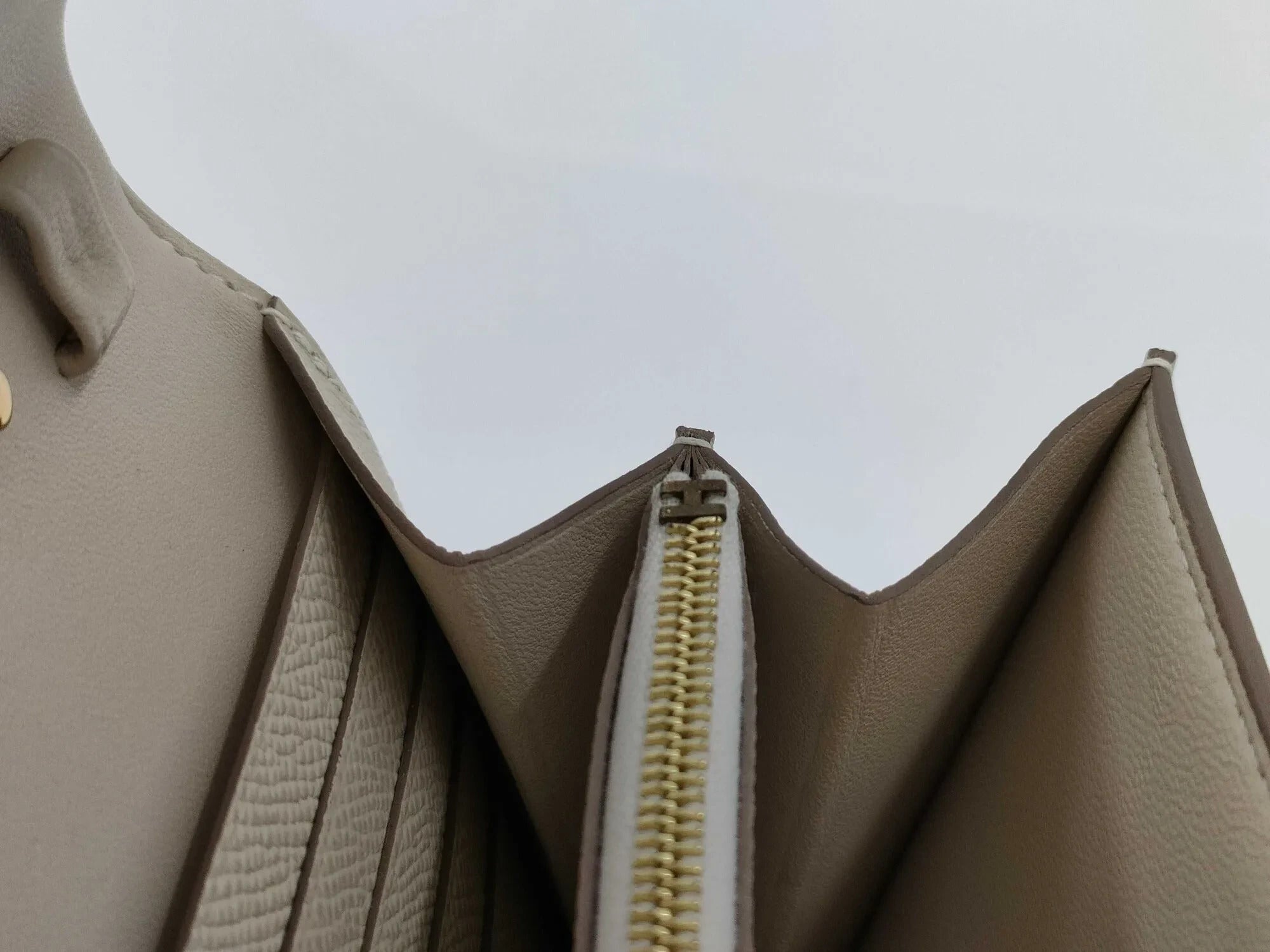 Pre-Loved Constance Long To Go Wallet Crossbody Bag Leather with Gold Hardware, Cream