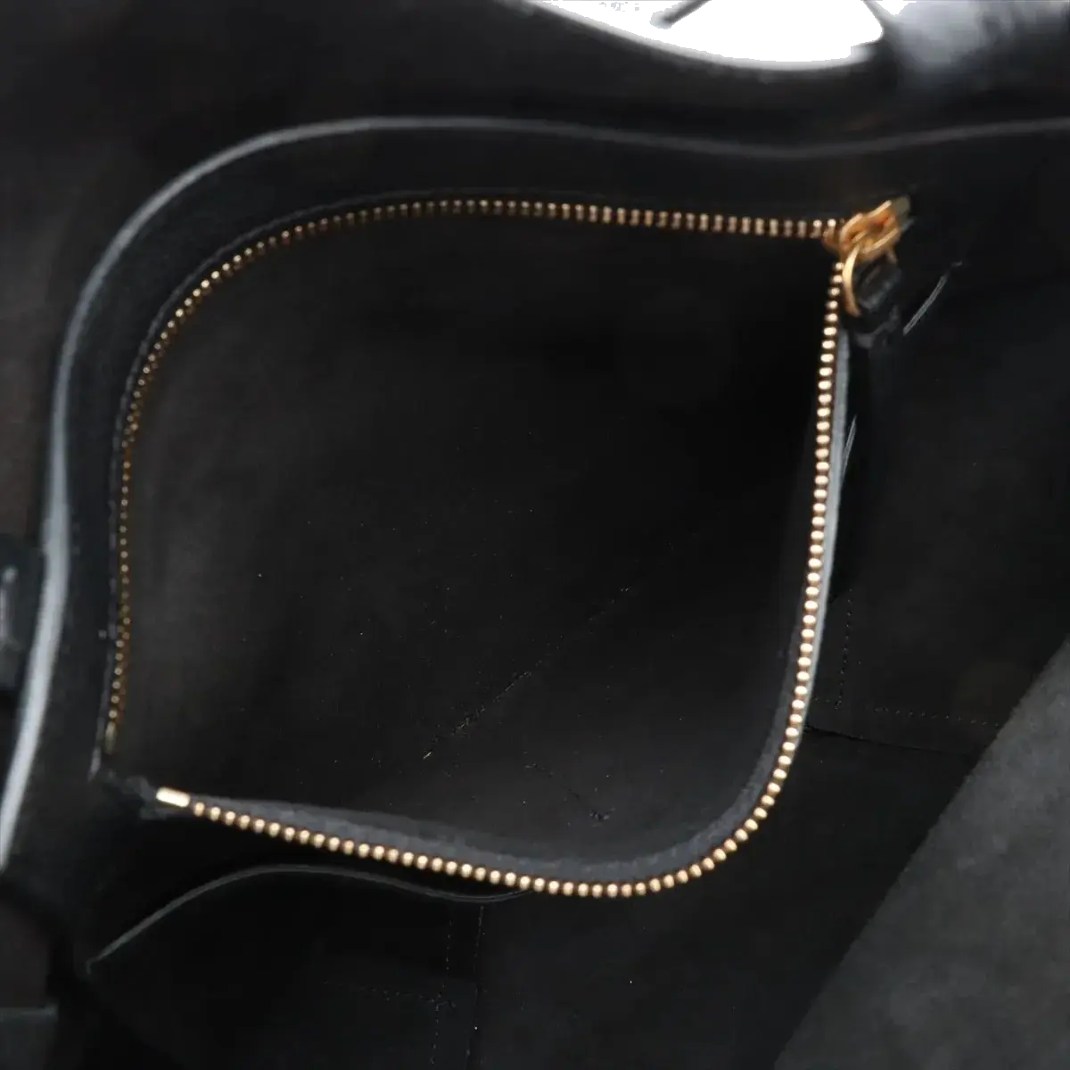 Pre-Loved Cabas Phantom Tote Leather Medium with Gold Hardware, Black