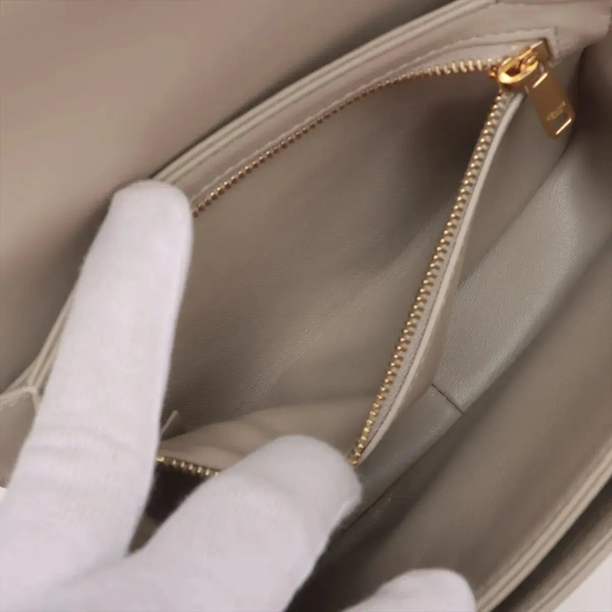 Pre-Loved Triomphe Shoulder Bag Leather Teen with Gold Hardware, Greige
