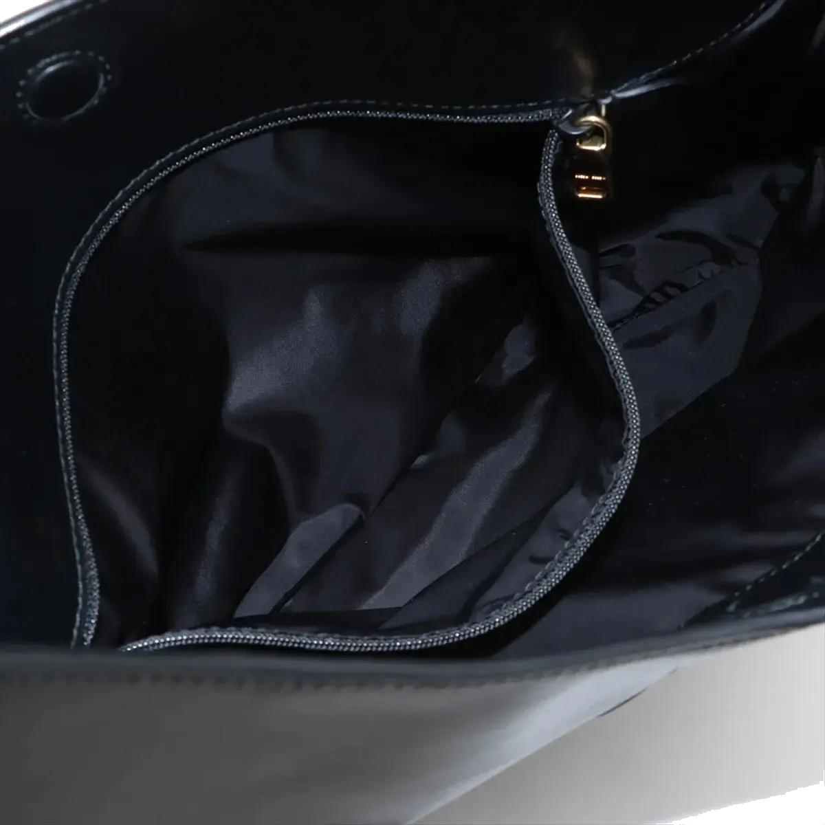 Pre-Loved Padded Nappa Leather Hobo Shoulder Bag Leather with Gold Hardware, Black
