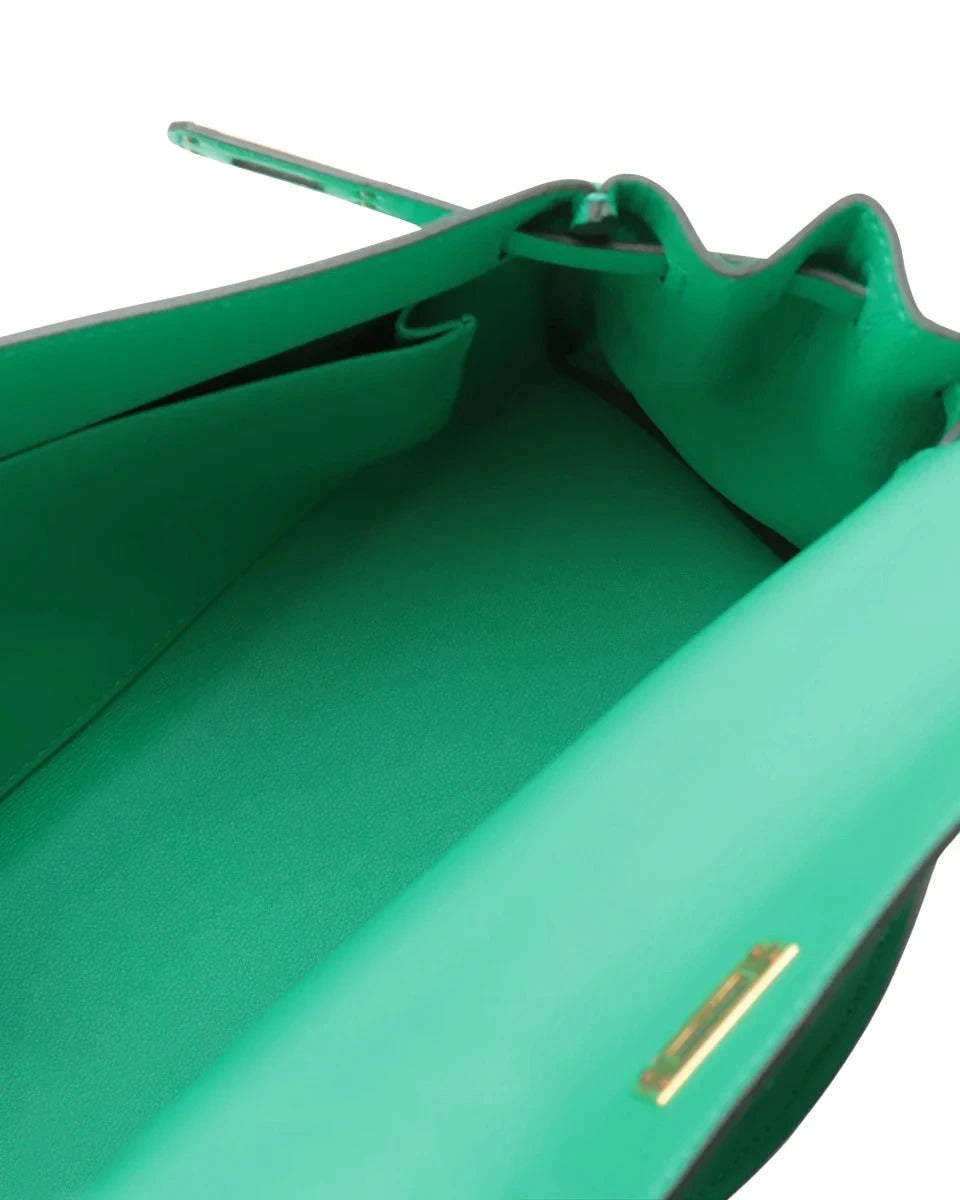 Pre-Loved Kelly Handbag Leather 25 with Gold Hardware, Vert Jade