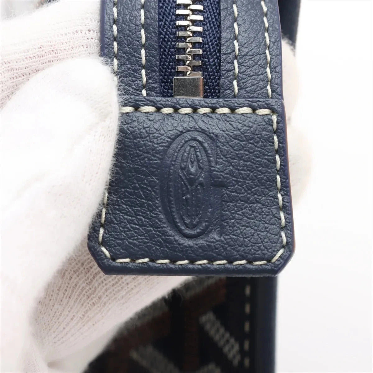 Pre-Loved Jouvence Toiletry Pouch Clutch Goyardine Chevron Coated Canvas MM with Silver Hardware, Navy Blue