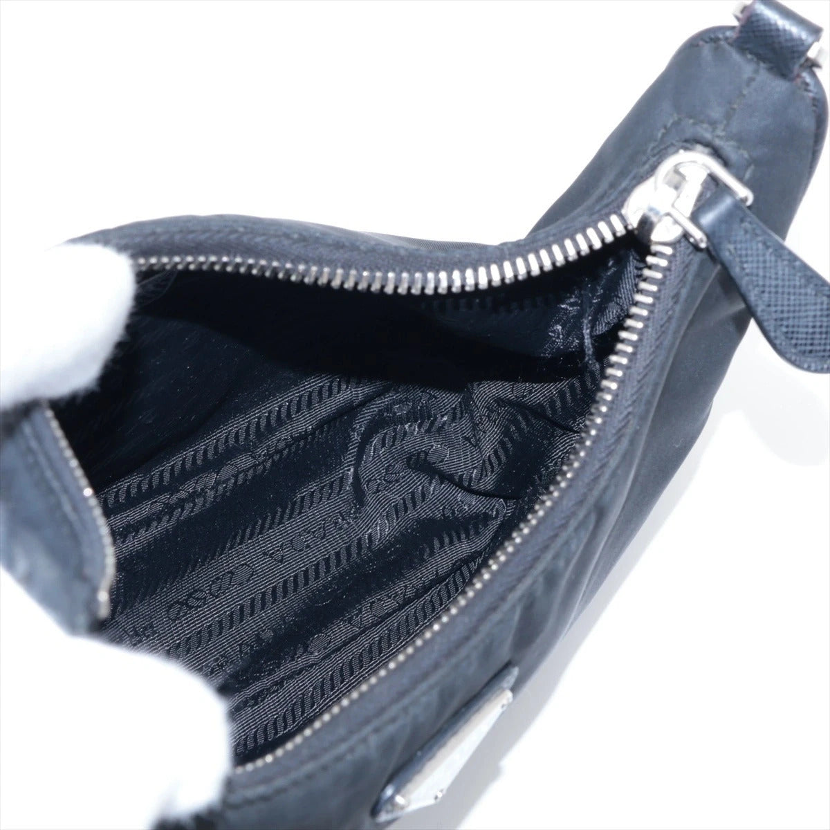 Pre-Loved Re-Edition 2005 Shoulder Bag Re-Nylon with Silver Hardware, Black