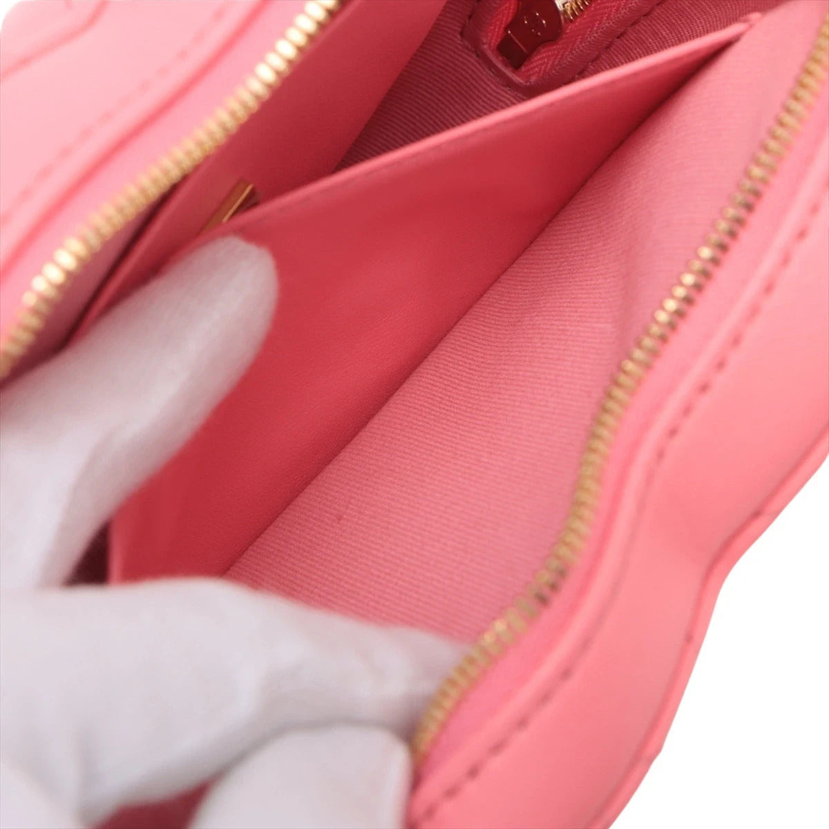Pre-Loved CC in Love Heart Bag Crossbody Bag Quilted Leather Large with Gold Hardware, Pink