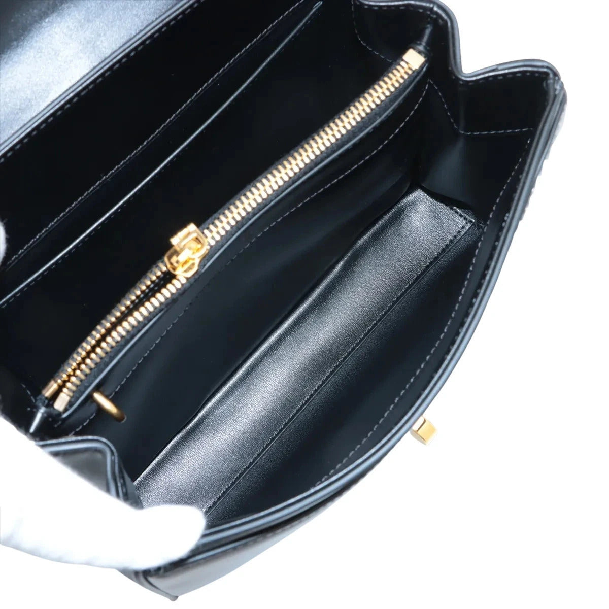 Pre-Loved 16 (Seize) Handbag Leather Small with Gold Hardware, Black