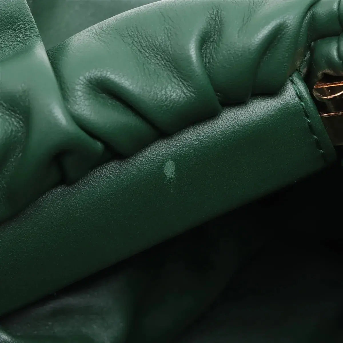 Pre-Loved The Chain Pouch Shoulder Bag Leather with Gold Hardware, Green