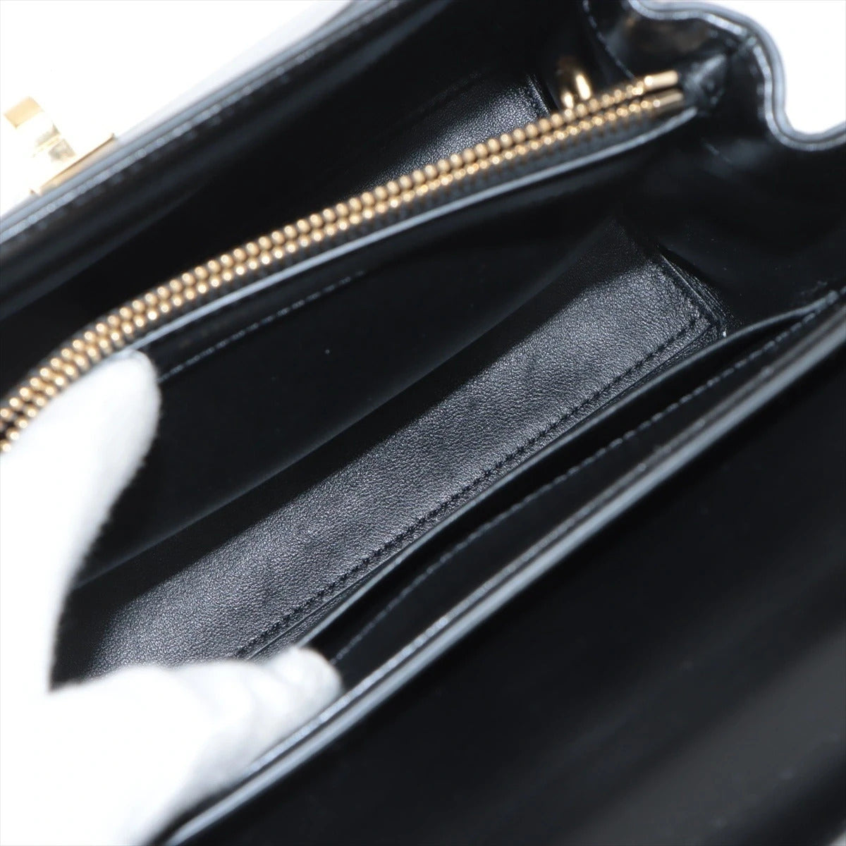 Pre-Loved 16 (Seize) Handbag Leather Small with Gold Hardware, Black