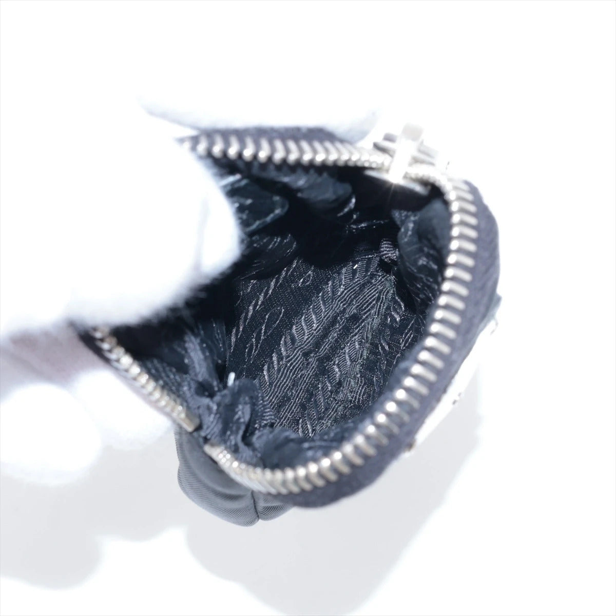 Pre-Loved Re-Edition 2005 Shoulder Bag Re-Nylon with Silver Hardware, Black