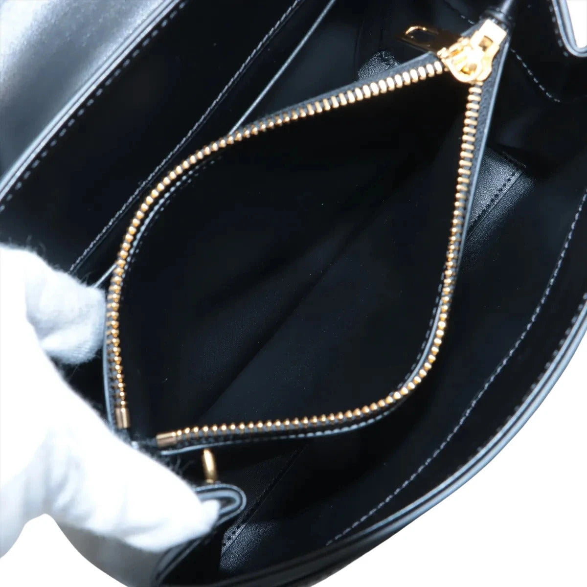 Pre-Loved 16 (Seize) Handbag Leather Small with Gold Hardware, Black
