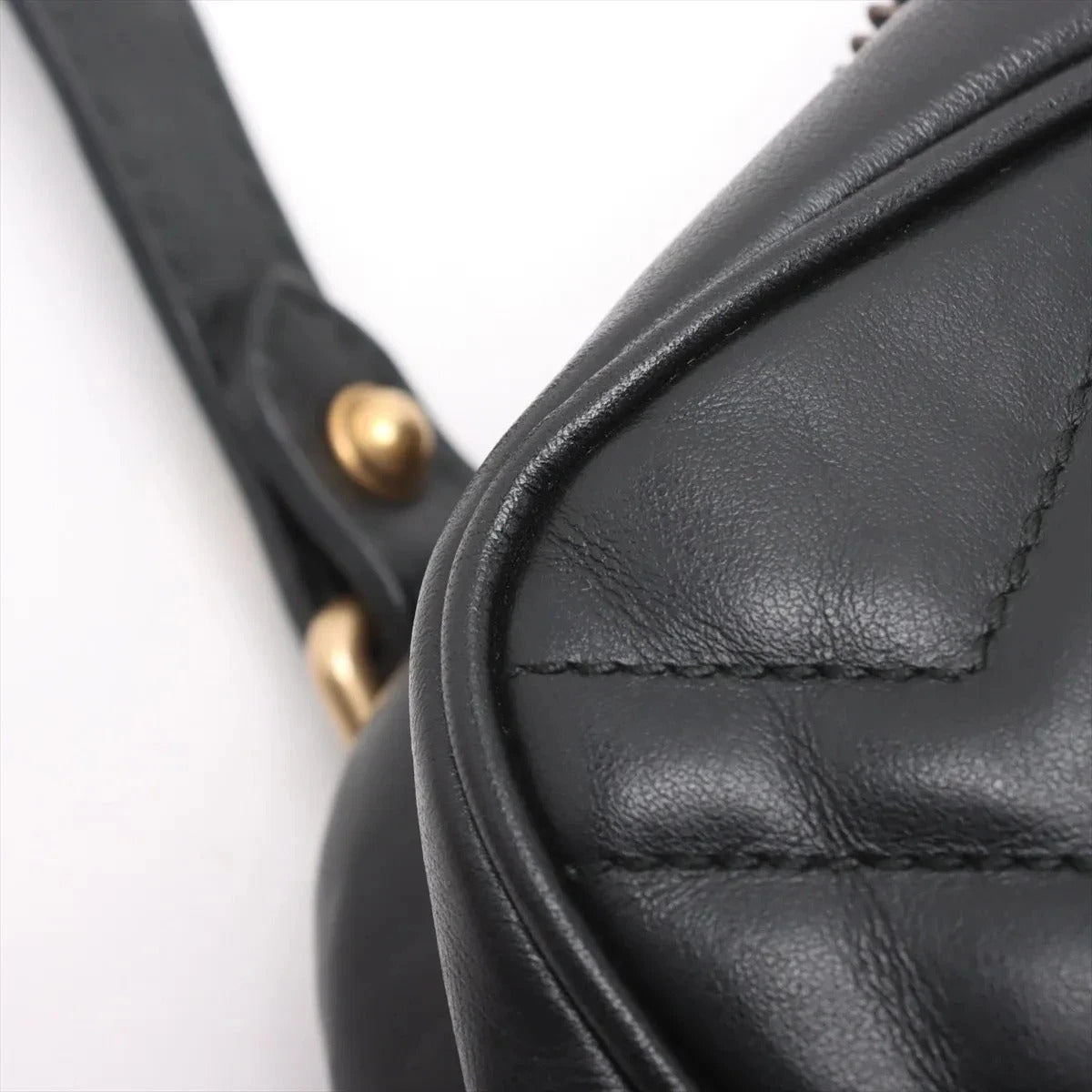 Pre-Loved GG Marmont Matelassé Camera Bag Crossbody Bag Quilted Leather Mini with Aged Gold Hardware, Black