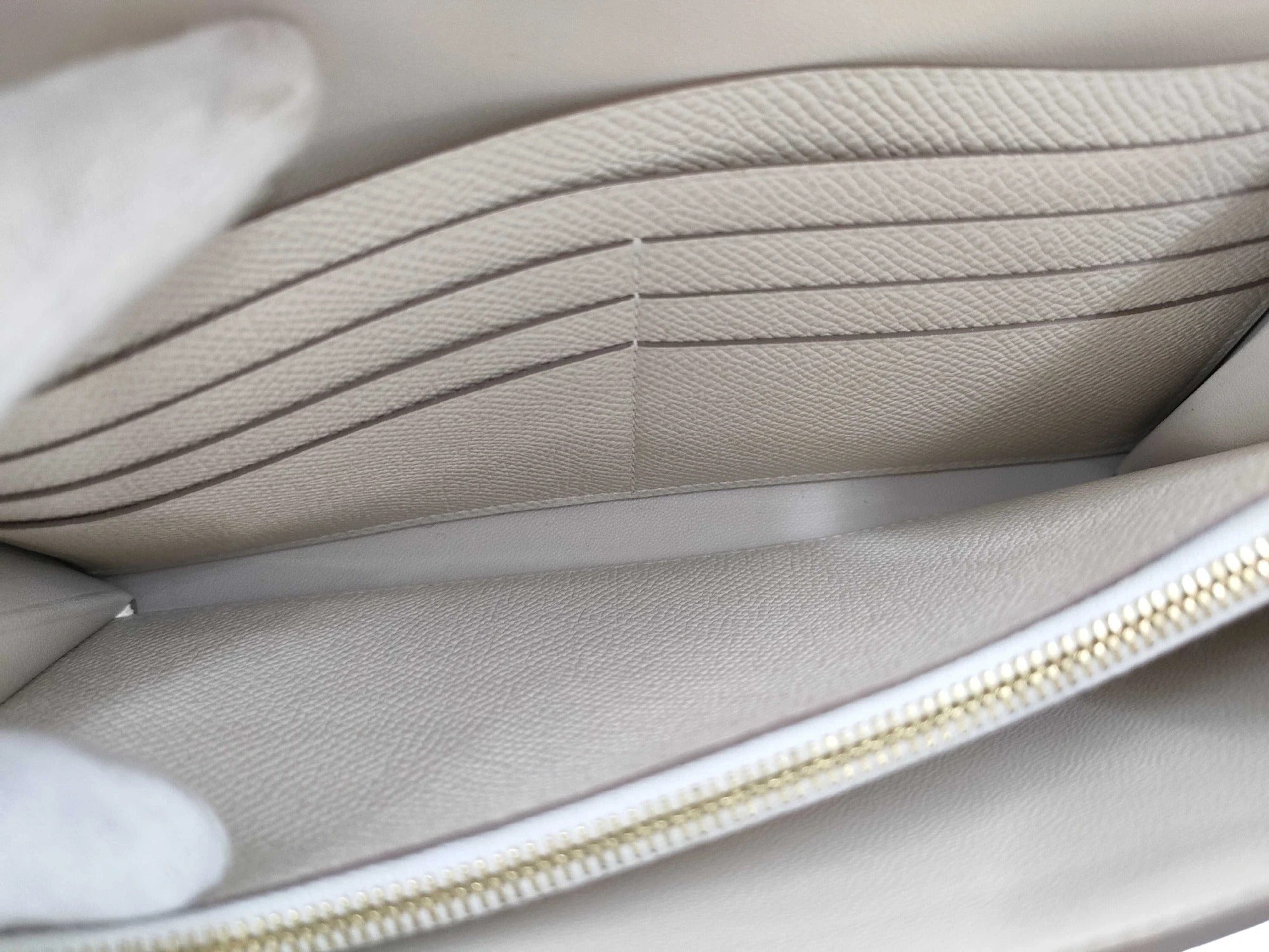 Pre-Loved Constance Long To Go Wallet Crossbody Bag Leather with Gold Hardware, Cream