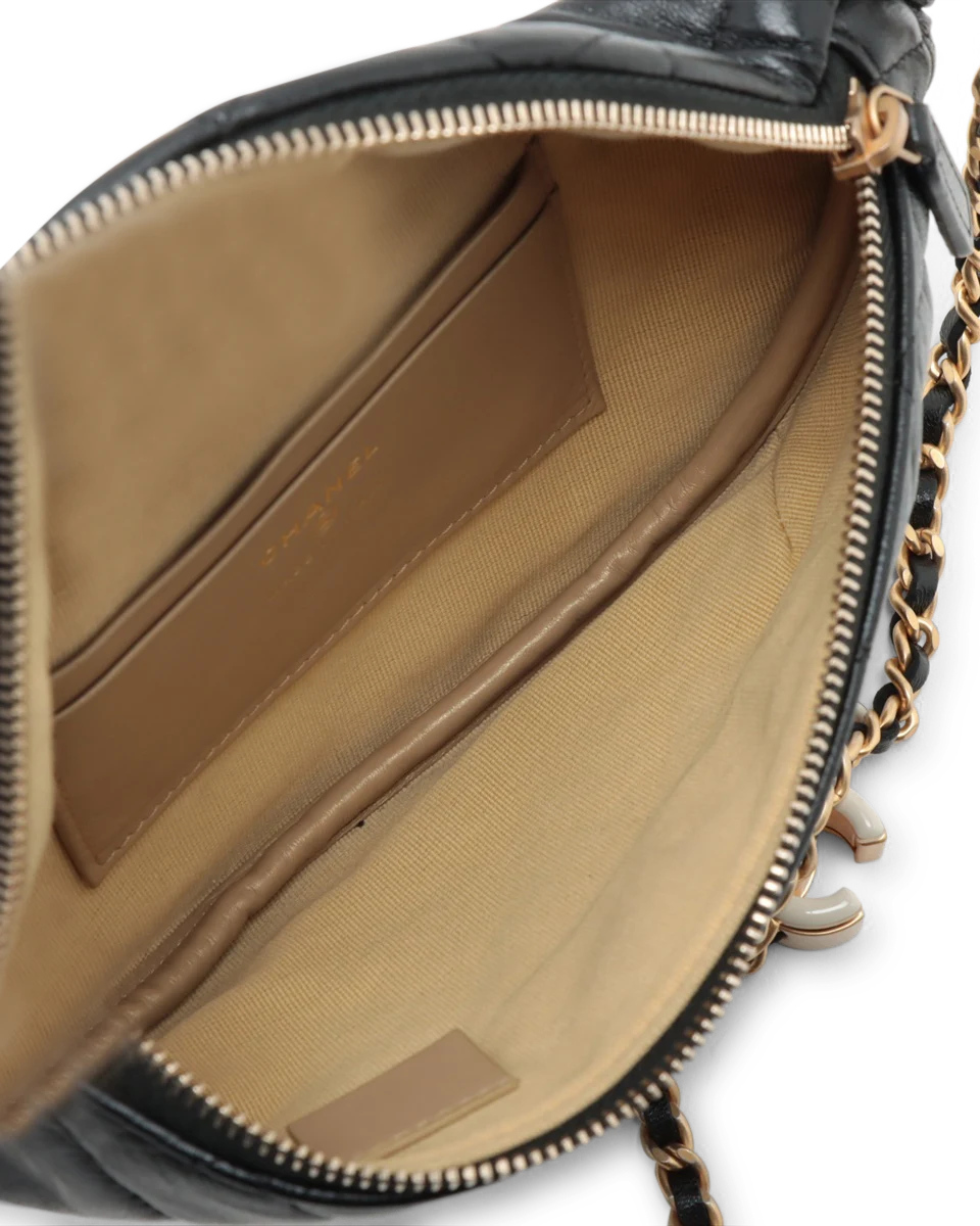 Pre-Owned Chanel Enamel Quilted Waist Bag