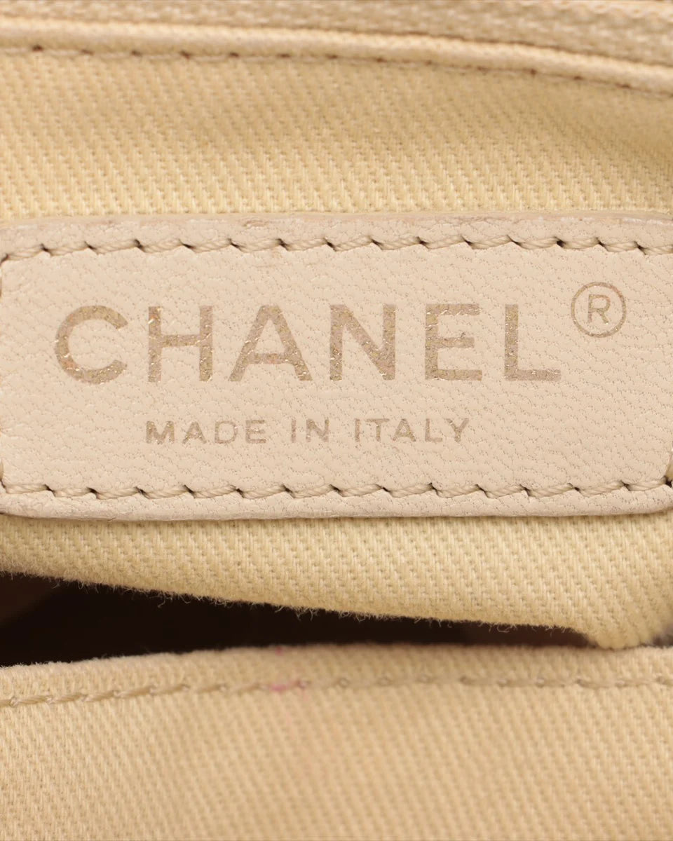 Pre-Owned Chanel Deauville Tote