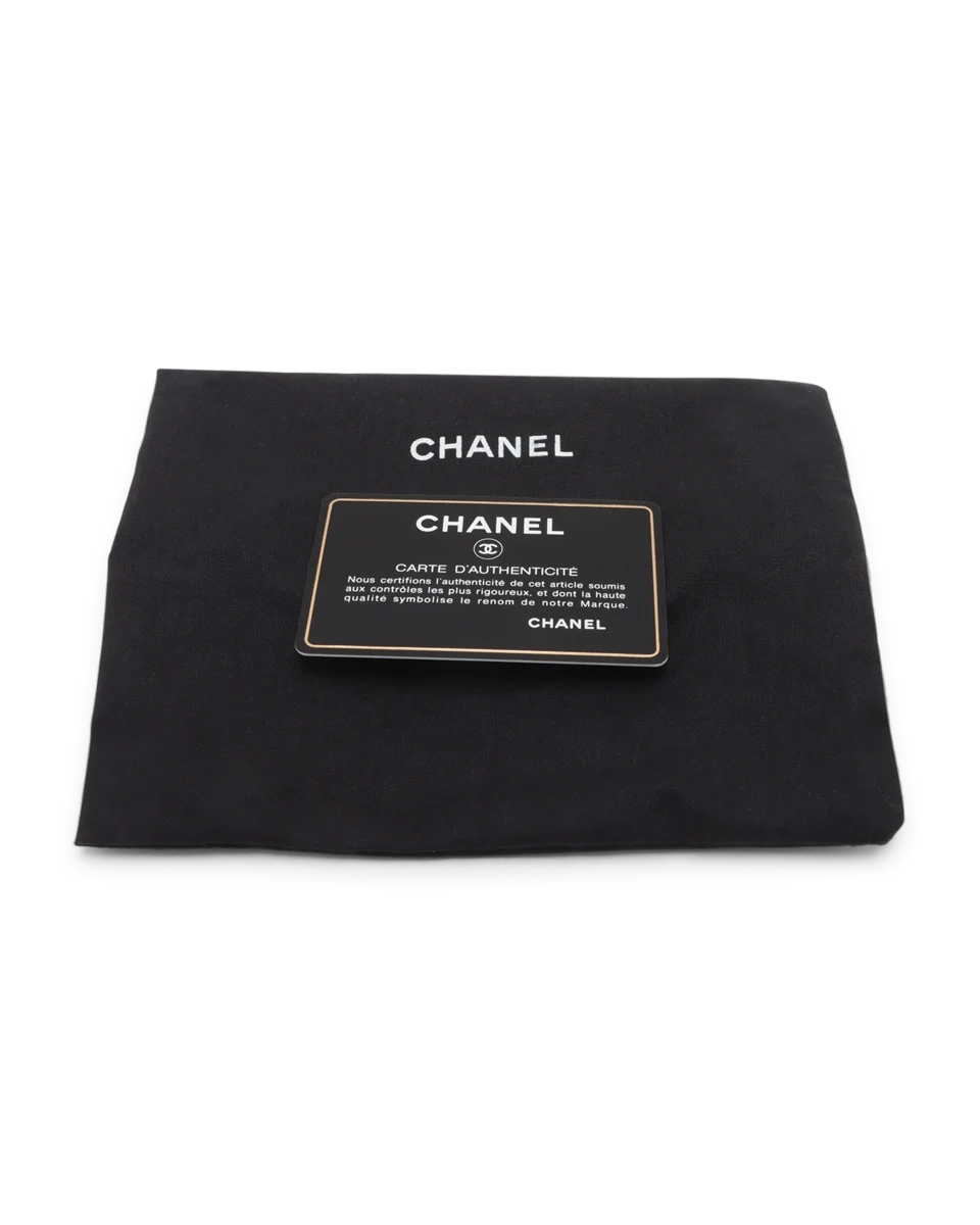 Pre-Owned Chanel Quilted Chic Pearls Chain Round Clutch With Chain