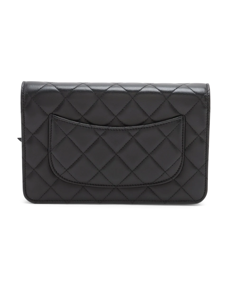 Pre-Owned Chanel Classic Wallet-on-Chain
