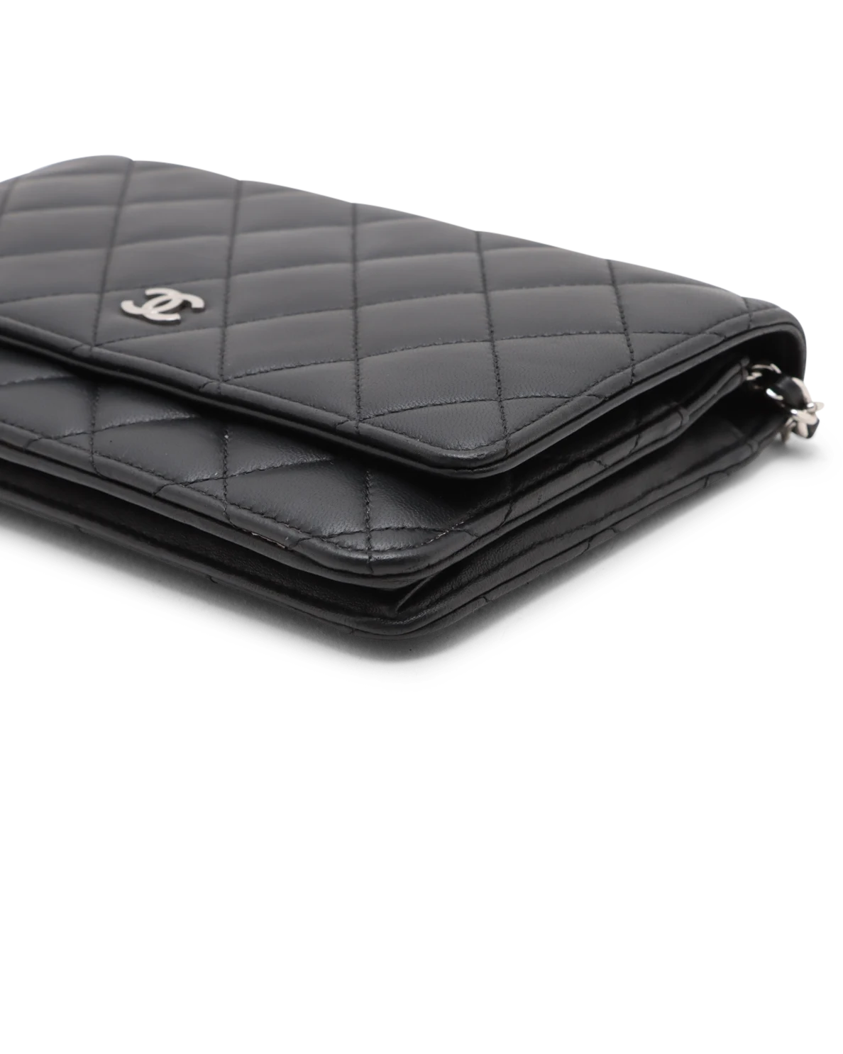 Pre-Owned Chanel Wallet-on-Chain