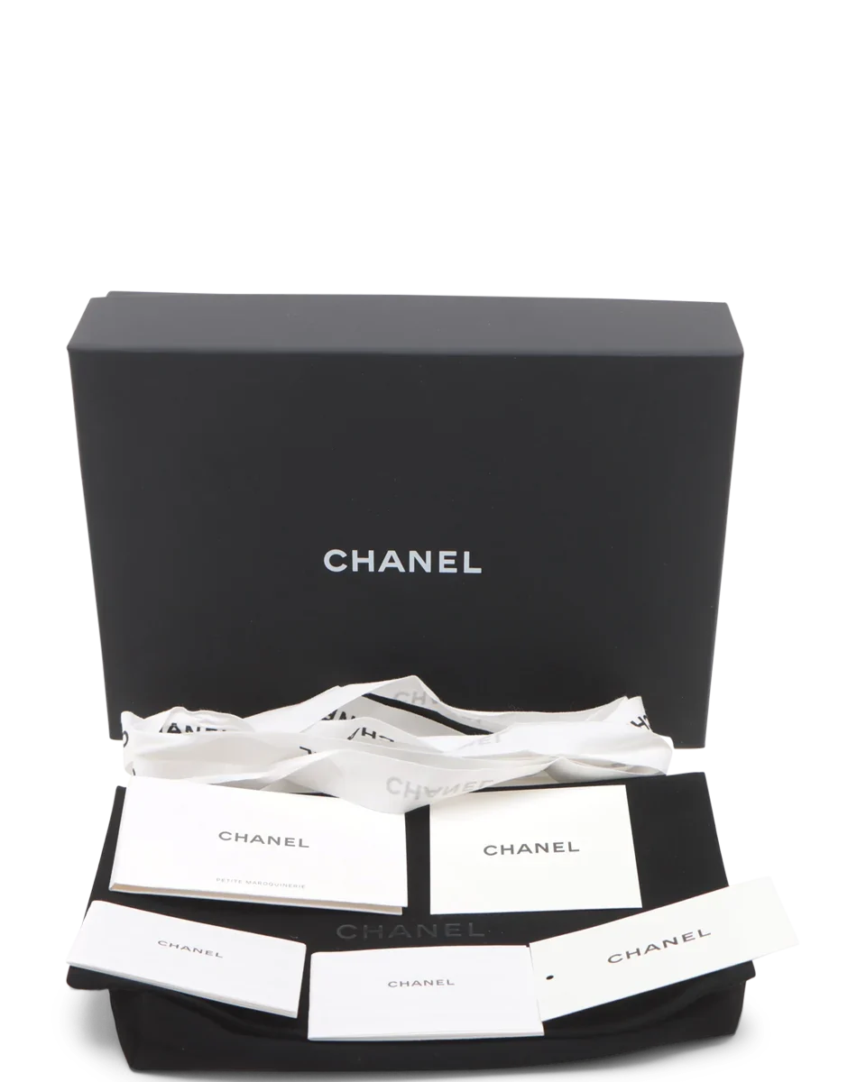Pre-Owned Chanel Clutch with Chain
