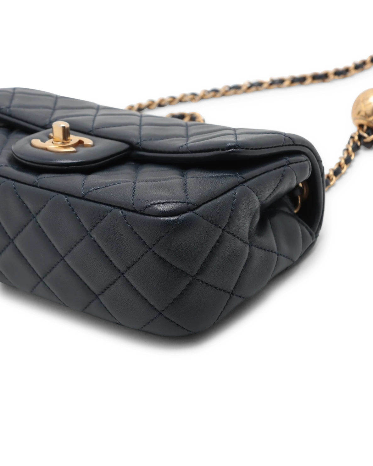 Pre-Owned Chanel Classic Mini Double Flap