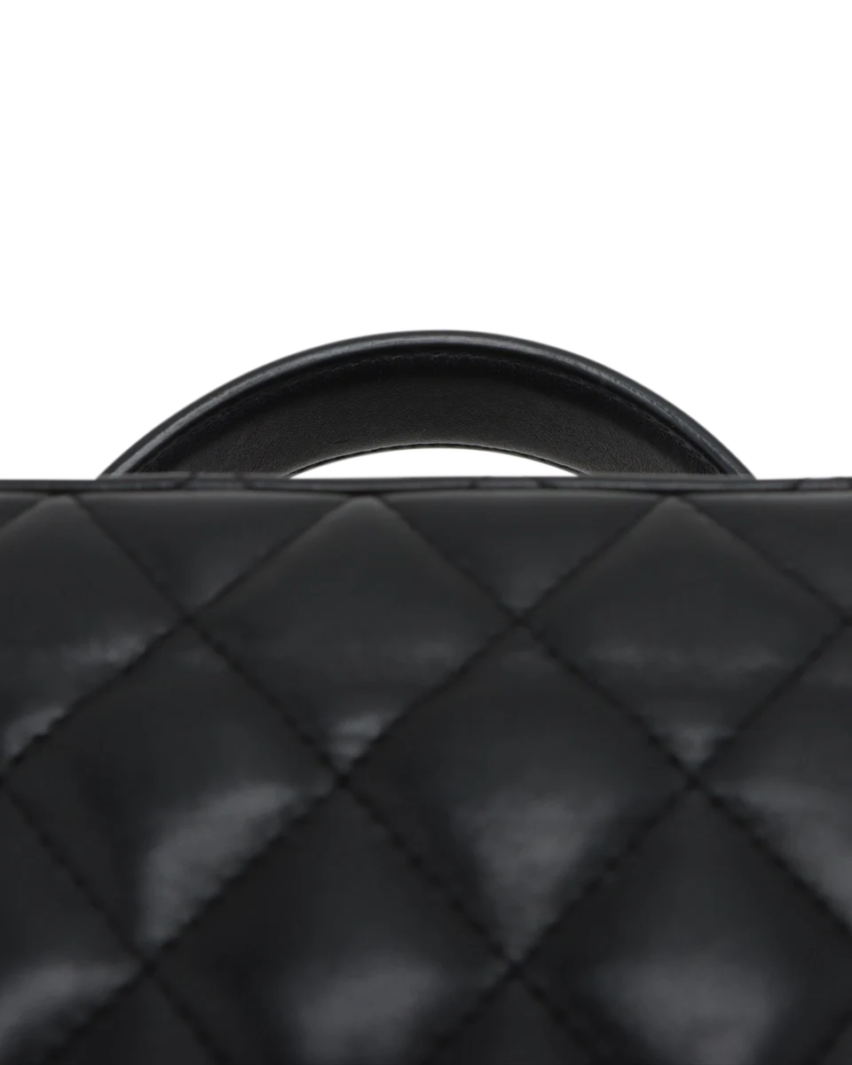 Pre-Owned Chanel Quilted Vanity Case