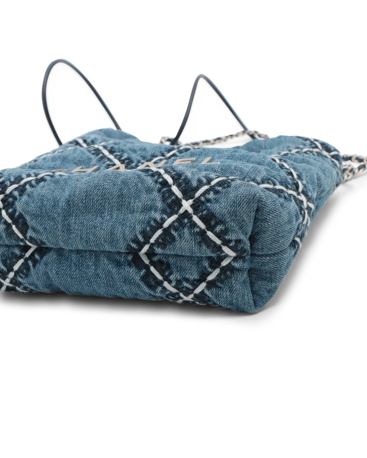 Pre-Owned Chanel Mini Denim 22 Hobo
