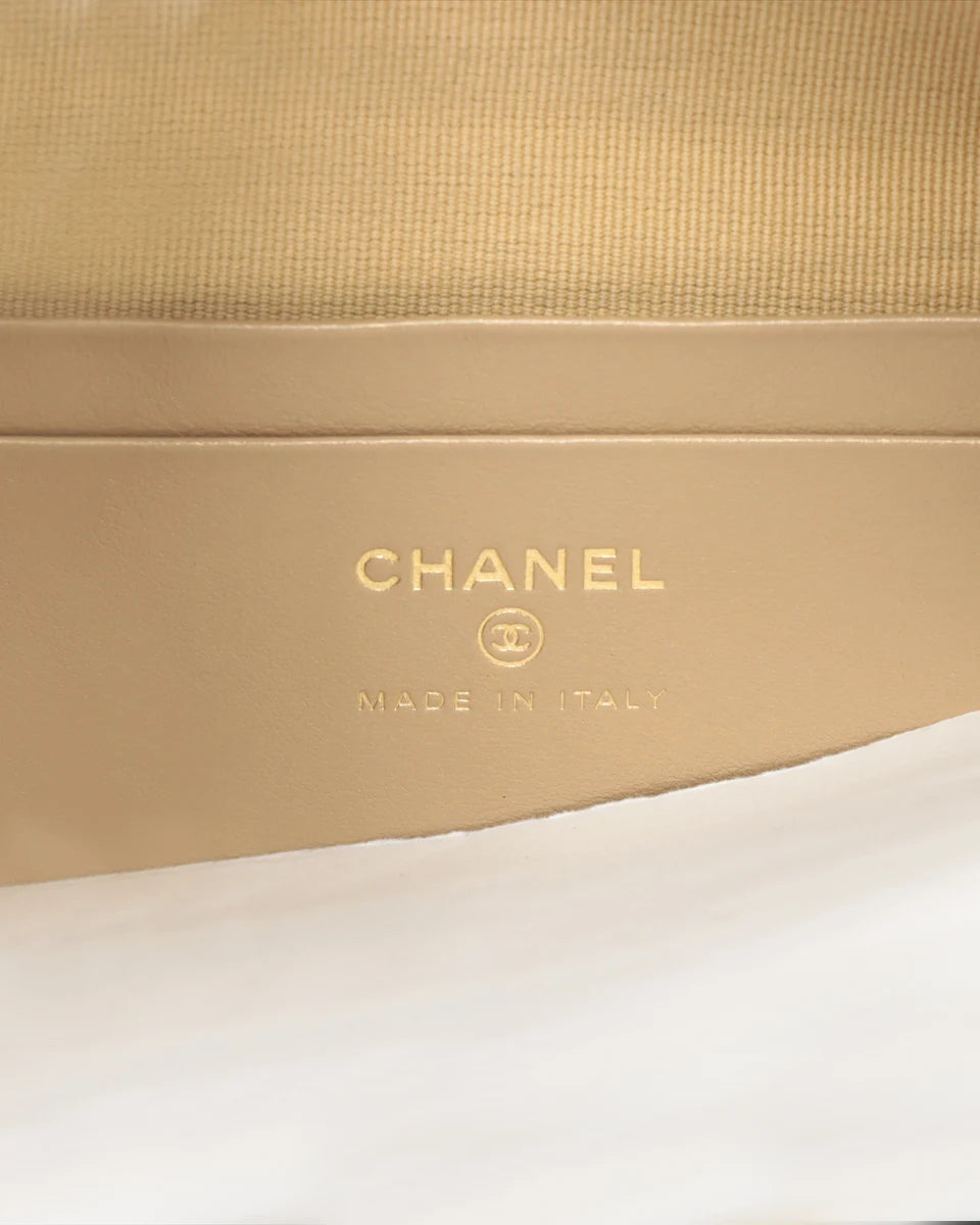 Pre-Owned Chanel Enamel Quilted Waist Bag