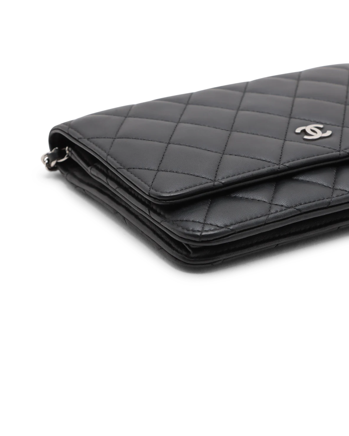 Pre-Owned Chanel Wallet-on-Chain