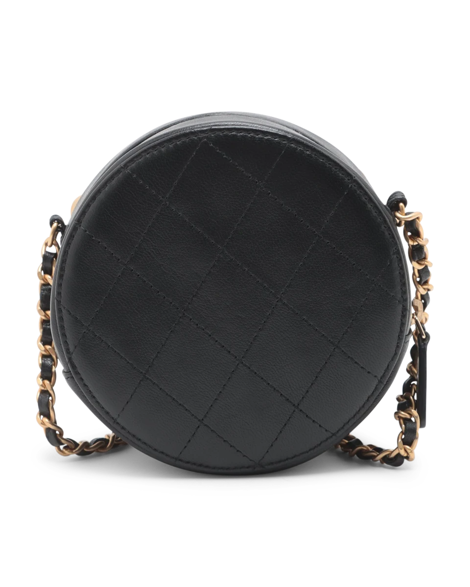 Pre-Owned Chanel Quilted Chic Pearls Chain Round Clutch With Chain