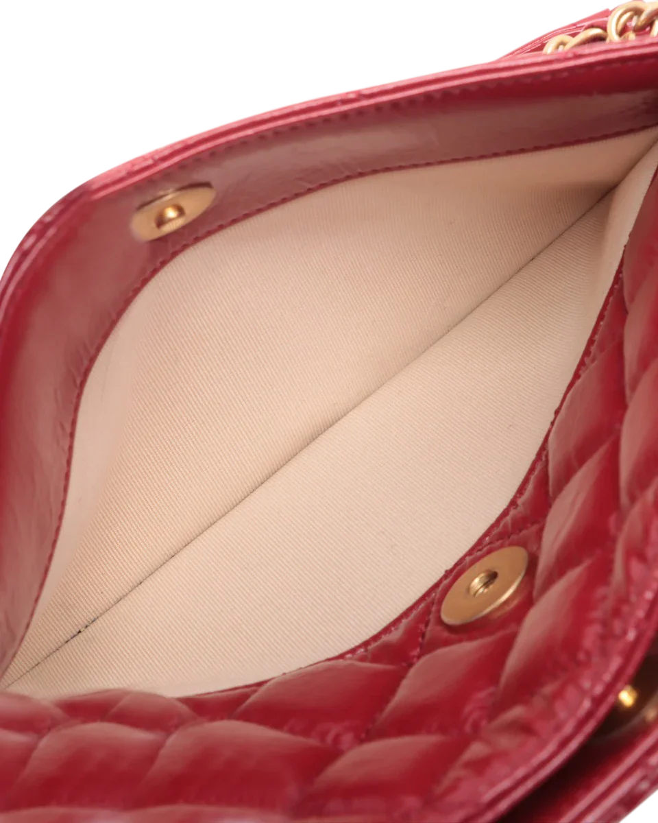 Pre-Owned Chanel Wavy CC Hobo