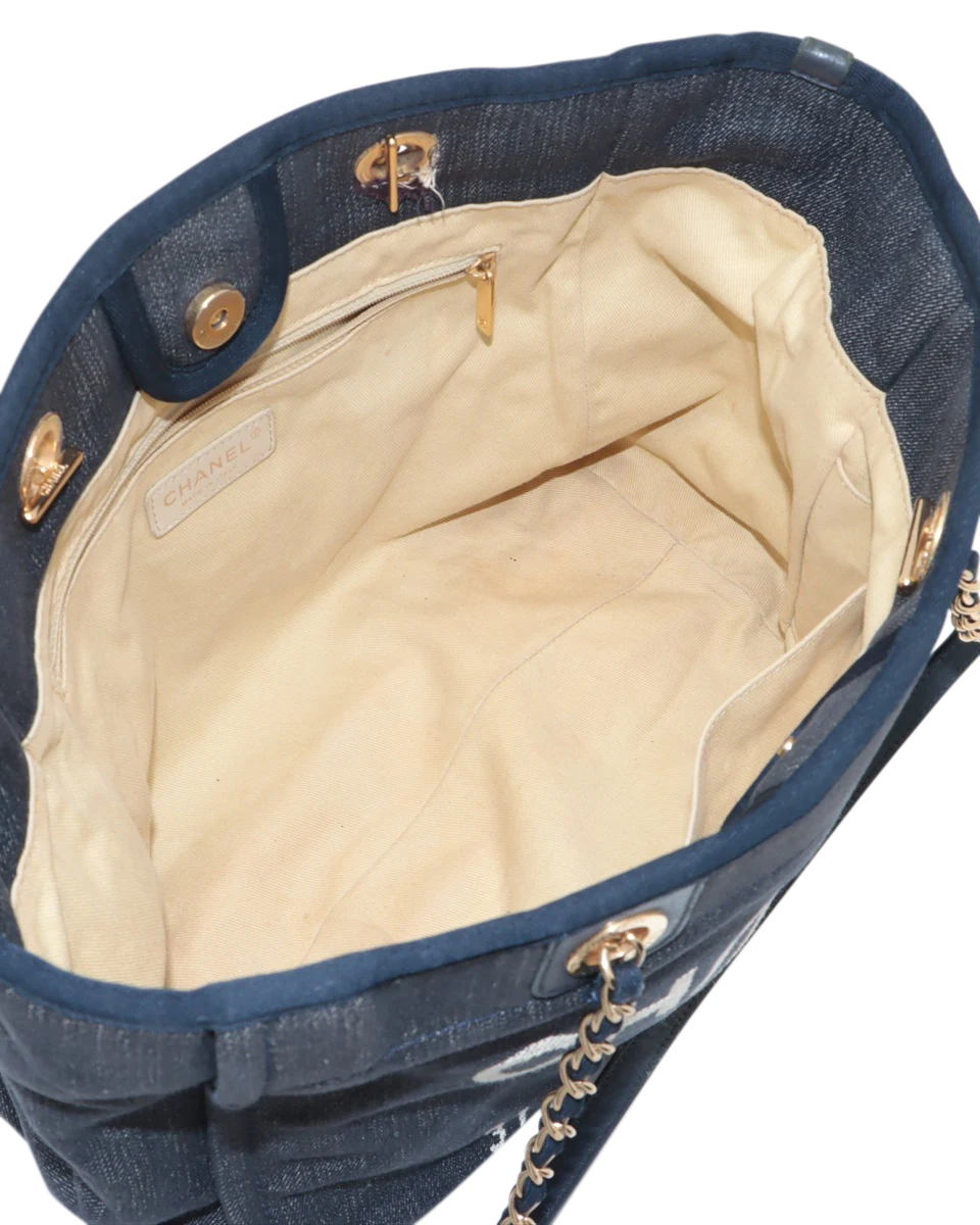 Pre-Owned Chanel Deauville Tote