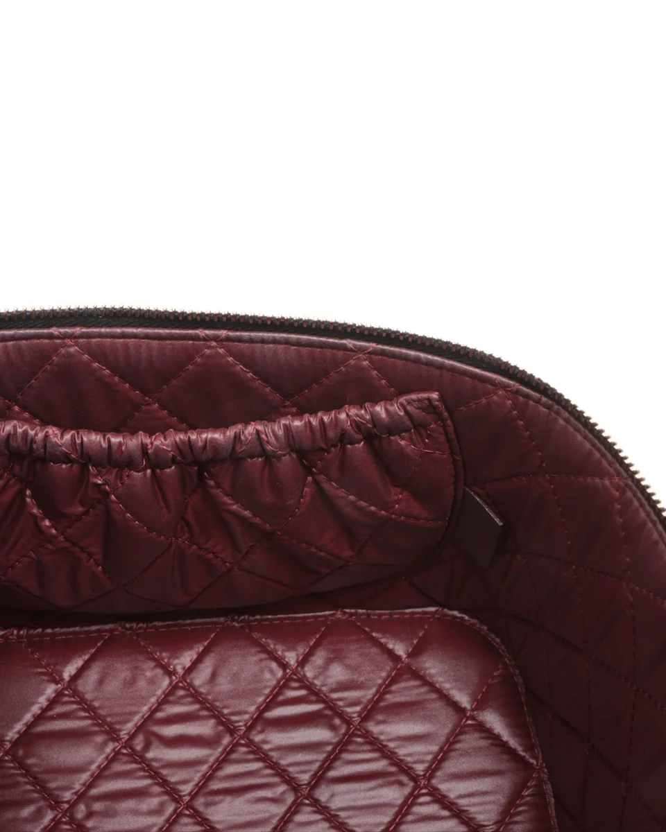 Pre-Owned Chanel Quilted Vanity Case